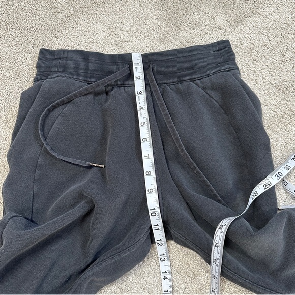 SOLD | Lululemon Women’s Scuba Jogger Pants Pull On Drawstrings Activewear Black - Picture 12 of 15